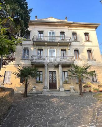 VILLA A SCHIERA A PEDEROBBA