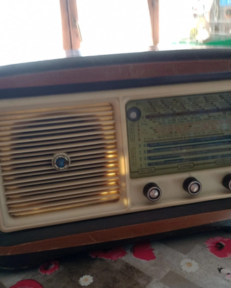 Radio a valvole Geloso modello G114 funzionante