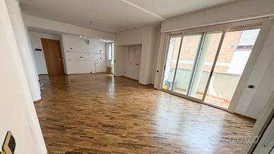Appartamento Vista Mare con Ascensore e Box