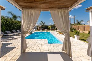 Nuova villetta con piscina in complesso residenzia