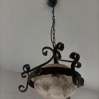 Lampadario in ferro battuto con vetro