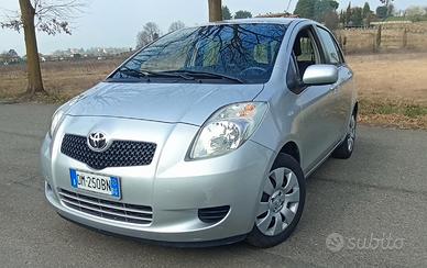 Toyota Yaris benzina 