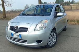 Toyota Yaris benzina 