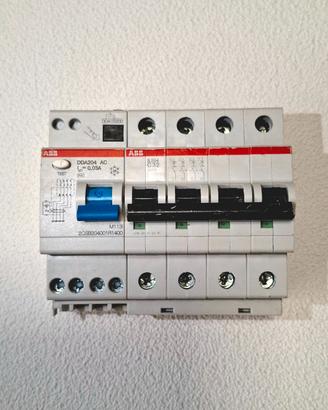 Interruttore Magnetotermico Differenziale ABB 4P 3