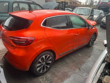 Renault Clio 2023 H4M C6