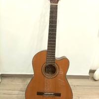 chitarra classica elettrificata