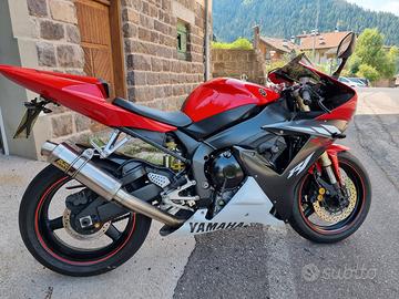 Yamaha YZF R1 - 2004