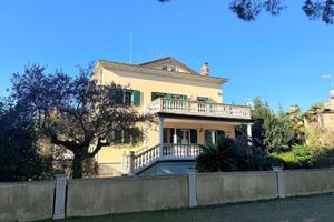 Lignano Sabbiadoro: villa esclusiva con giardin...
