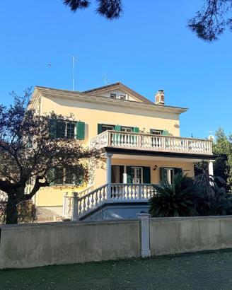 Lignano Sabbiadoro: villa esclusiva con giardin...