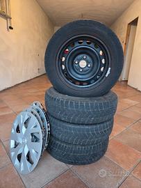 4 cerchi originali  toyota per yaris 175/65/15