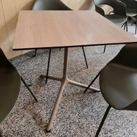 Tavolini e sedie da bar