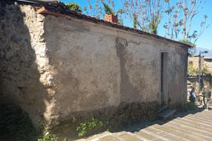 Casolare di 236 mq. con giardino
