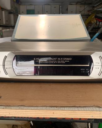 VIDEOREGISTRATORE VHS