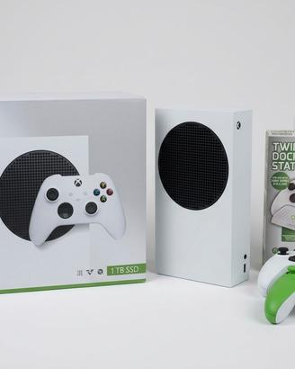 Xbox Series S + 2 controller + Docking Station