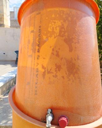 2 cisterne per vino in vetroresina