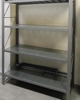 arredamento negozio scaffale 