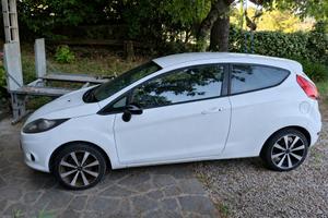 FORD FIESTA 1.4 gpl 2010 completa