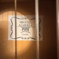 Chitarra MIGUEL ALMERÍA PURE SERIES د عط CLASSIC