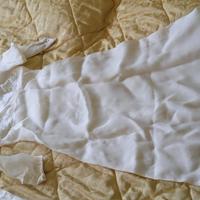 abito da sposa d'epoca con lunga stola