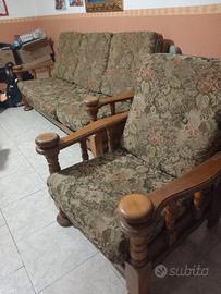 Divano con due poltrone