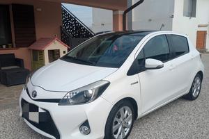 Toyota Yaris Hybrid Style 5 p