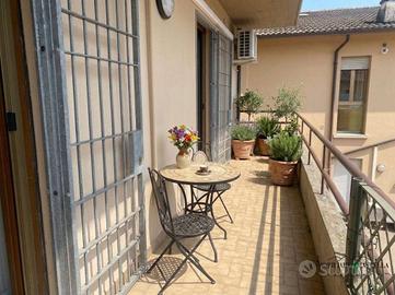Appartamento di 75 m² con 3 locali e box auto a Qu