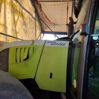 Trattore claas