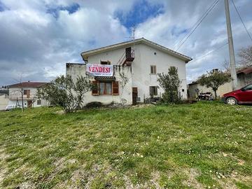 CIVITAQUANA PORZIONE DI FABBRICATO