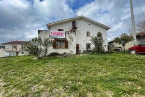 CIVITAQUANA PORZIONE DI FABBRICATO