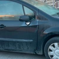 Vari pezzi Renault Modus Nera