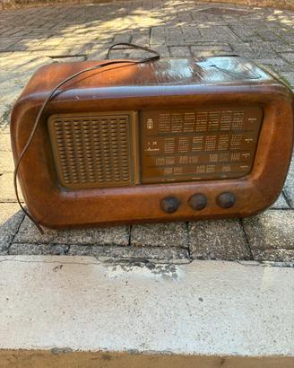Radio d’epoca Magnadyne a valvole vintage