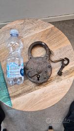 grande lucchetto antico 1kg funzionante con chiave