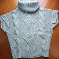 Maglione beige collo alto manica corta