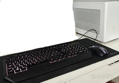 PC cooler master con tastiera e mouse