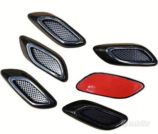 prese d'aria sportive auto nere