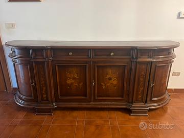 Credenza/buffet sagomata classica