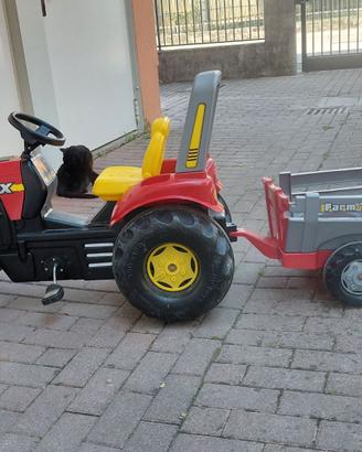 Trattore a pedali con rimorchio