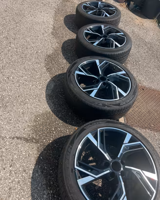 AUDI A6  cerchi+gomme  245-45-ZR19