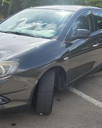 Lancia Delta (2012) 1.6 Multijet Argento -105 Cv