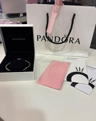 Bracciale modello  moments Pandora