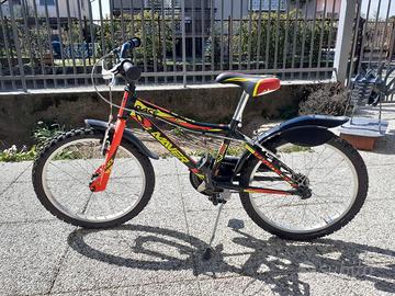 Bicicletta mountain bike da ragazzo