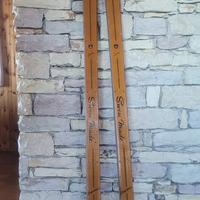 Sci vintage in legno da collezione