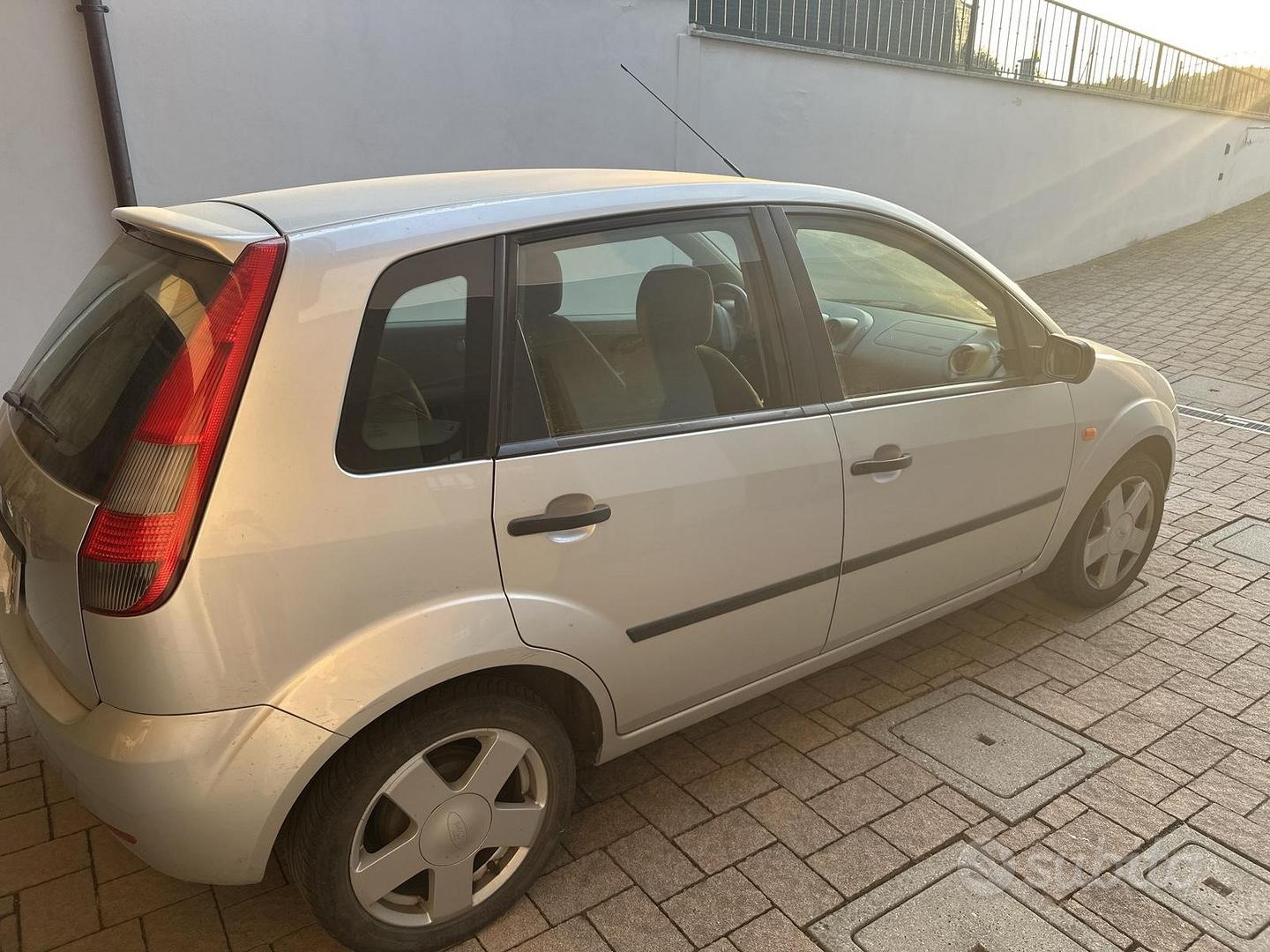 Ford Fiesta 2002 photo 3