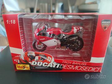 Modellino Ducati Desmosedici MotoGP scala 1:18