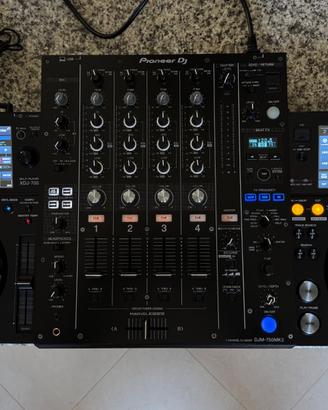 Setup DJ Pioneer: 2x XDJ-700 + Mixer DJM-750 MK2