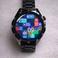 Smartwatch stile sportivo con cinturino in acciaio