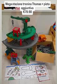 Trenino Thomas mega stazione più pista aggiuntiva 