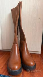 Stivali nuovi senza cartellino 38 ecopelle