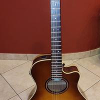 Chitarra elettrificata Yamaha APX 5A.