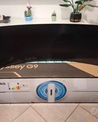 Samsung Odyssey G9 rotto